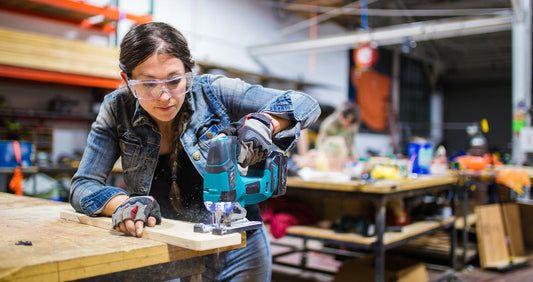 How to Use Power Tools: Drills, Saws, and Sanders and Keep All of Your Fingers